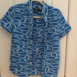 Vineyard vines performance button down size small (8-10)